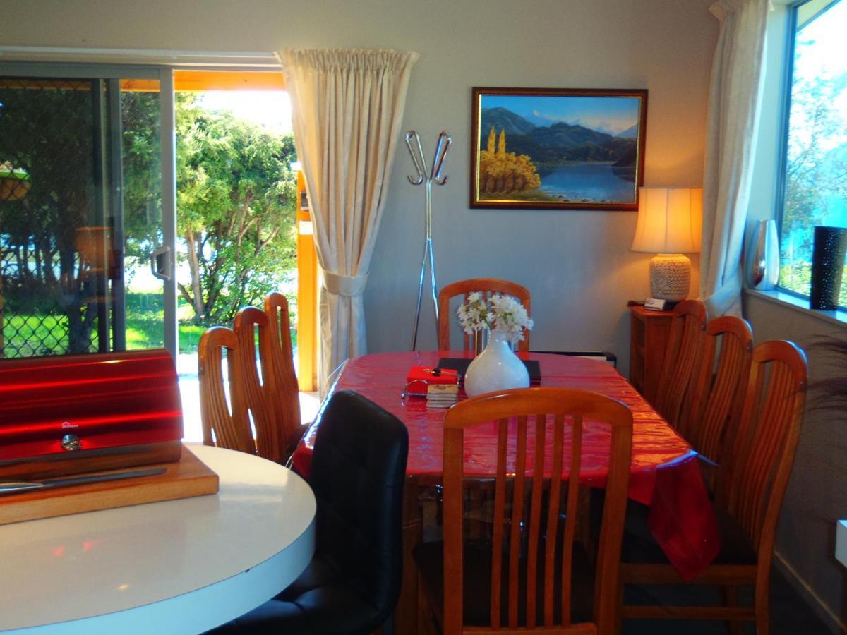 Lakefront Fantail Cottage Lake Hawea, Wanaka Exterior foto